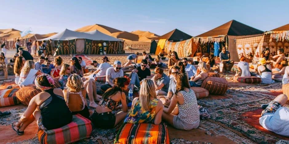 group tourists in merzouga sahara