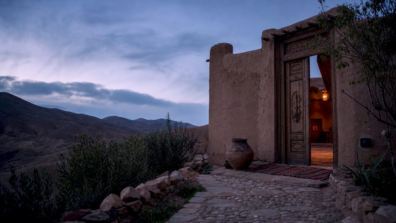 Traditional Moroccan auberge in desert setting